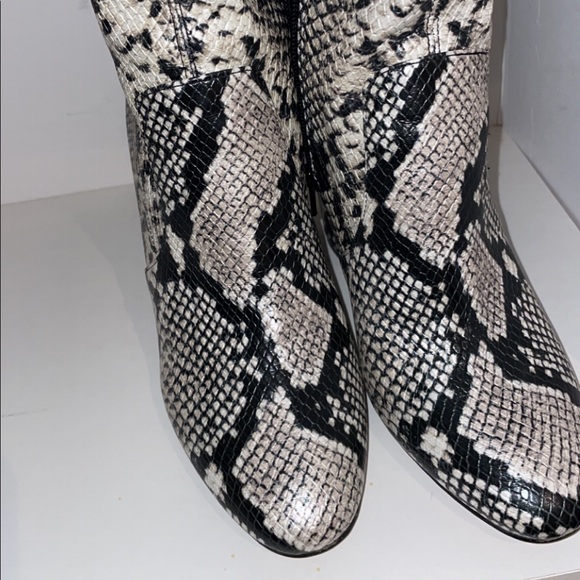 Snakeskin bootie - Picture 2 of 2